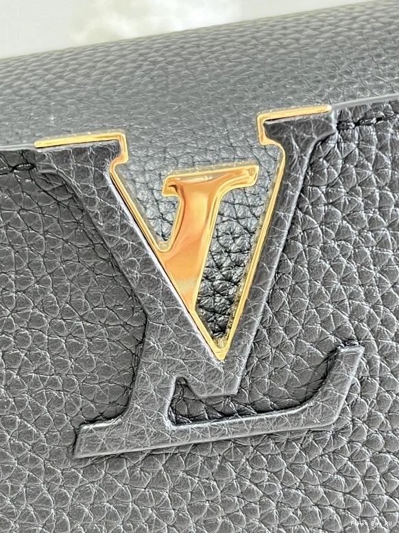First bag LOUIS CAPUCINES VUITTON MM 0804